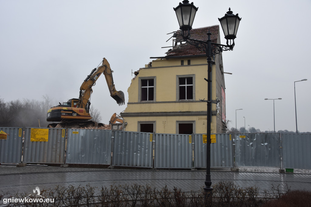 Wyburzanie kamienicy na Rynku