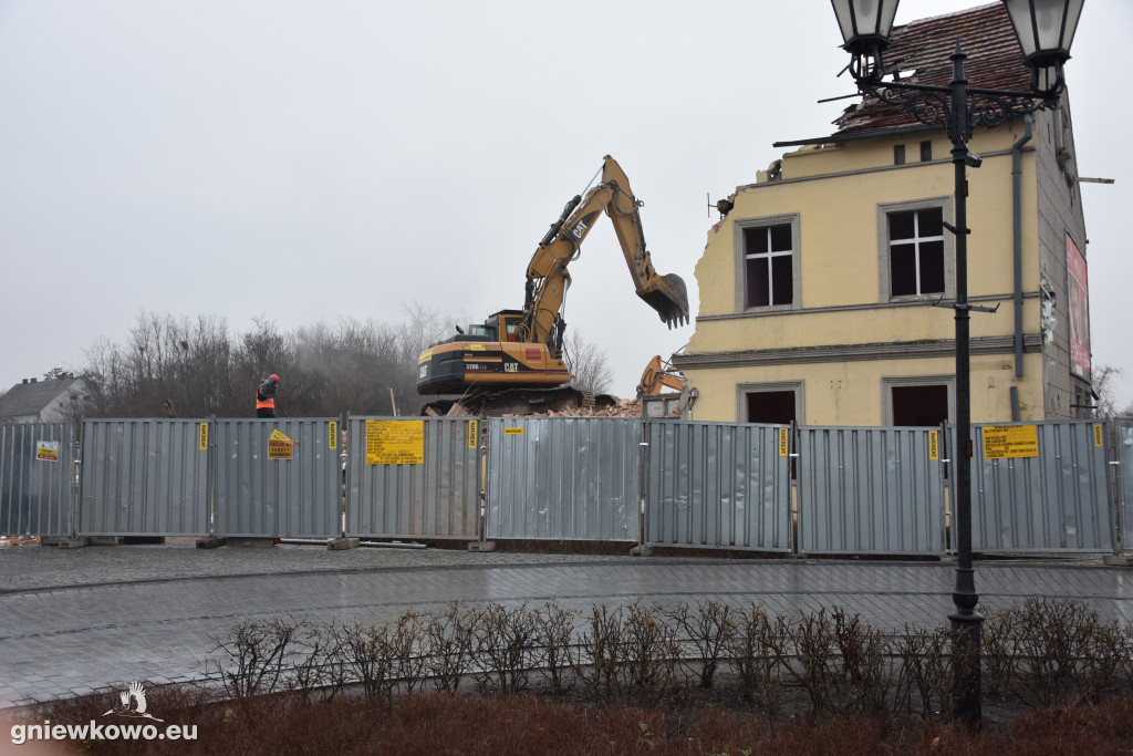 Wyburzanie kamienicy na Rynku
