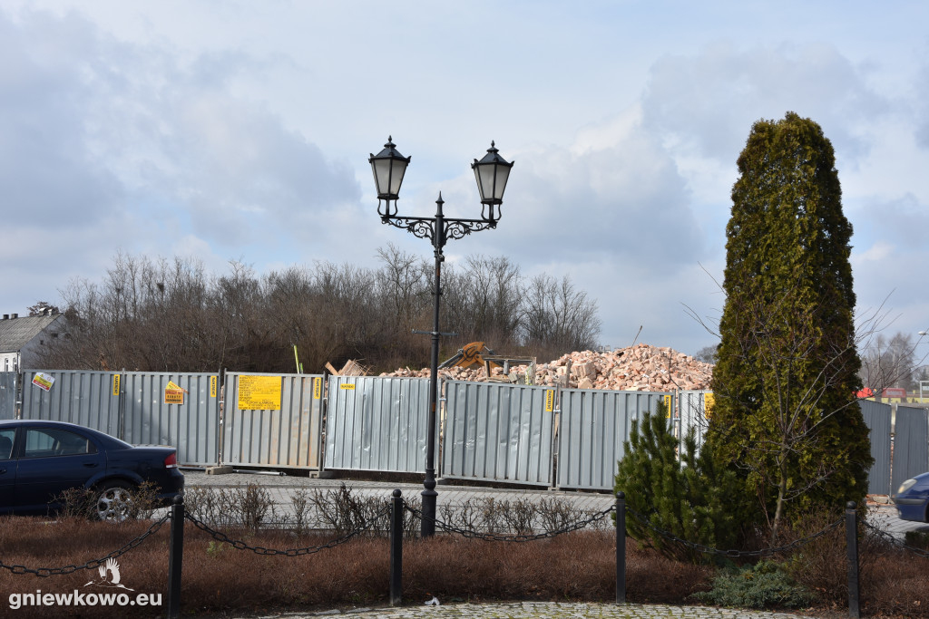 Wyburzanie kamienicy na Rynku