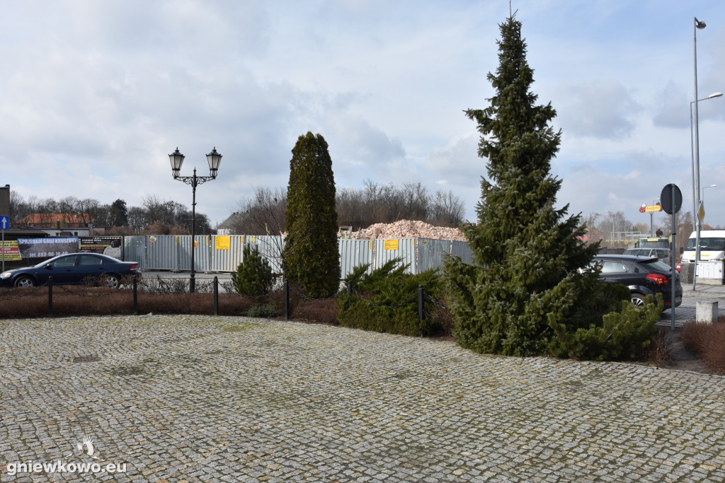 Wyburzanie kamienicy na Rynku