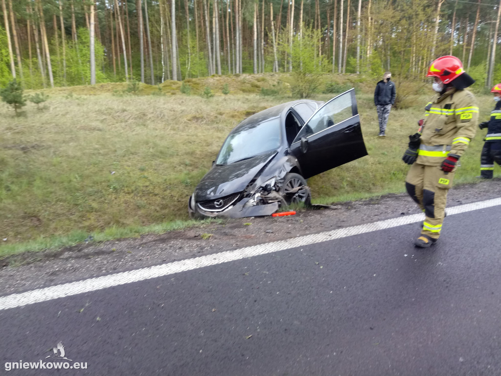 Samochód w rowie w Suchatówce