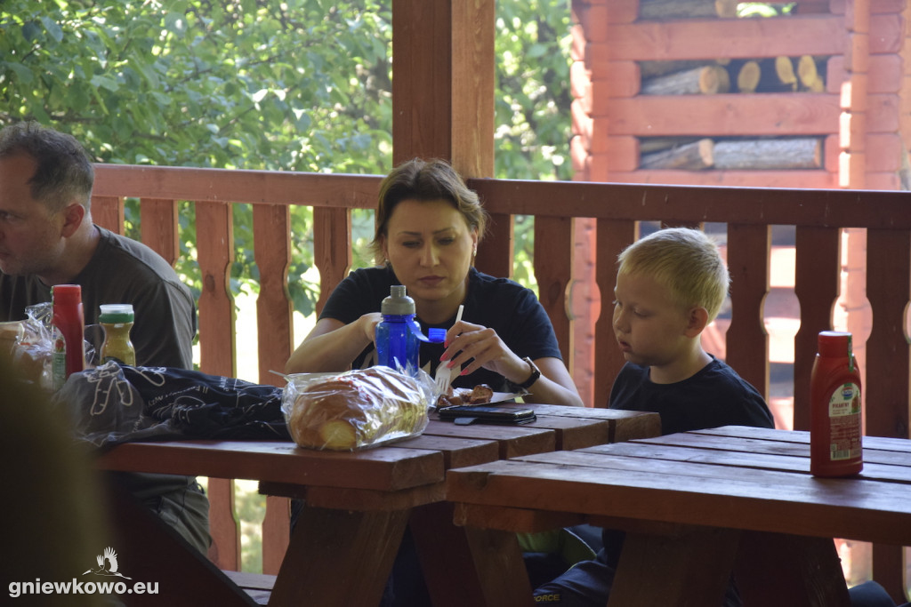 Sprzątanie lasu z BZIK-iem i przyjaciółmi