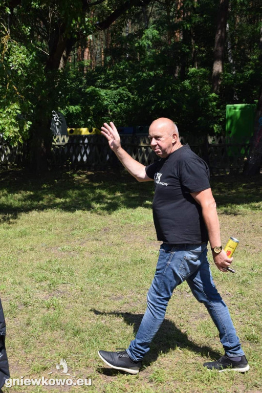 Sprzątanie lasu z BZIK-iem i przyjaciółmi
