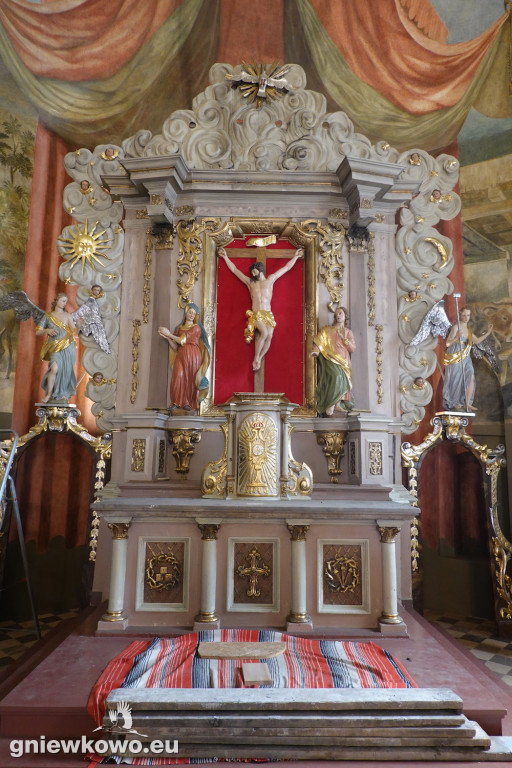 Rozbiórka ołtarzy w kościele pw. św. Mikołaja