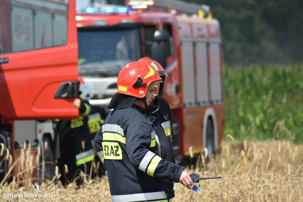 Pożar stogu w Bąkowie 31.07.2020