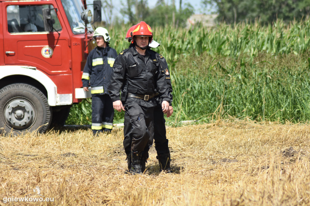 Pożar stogu w Bąkowie 31.07.2020