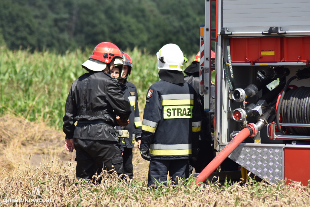 Pożar stogu w Bąkowie 31.07.2020