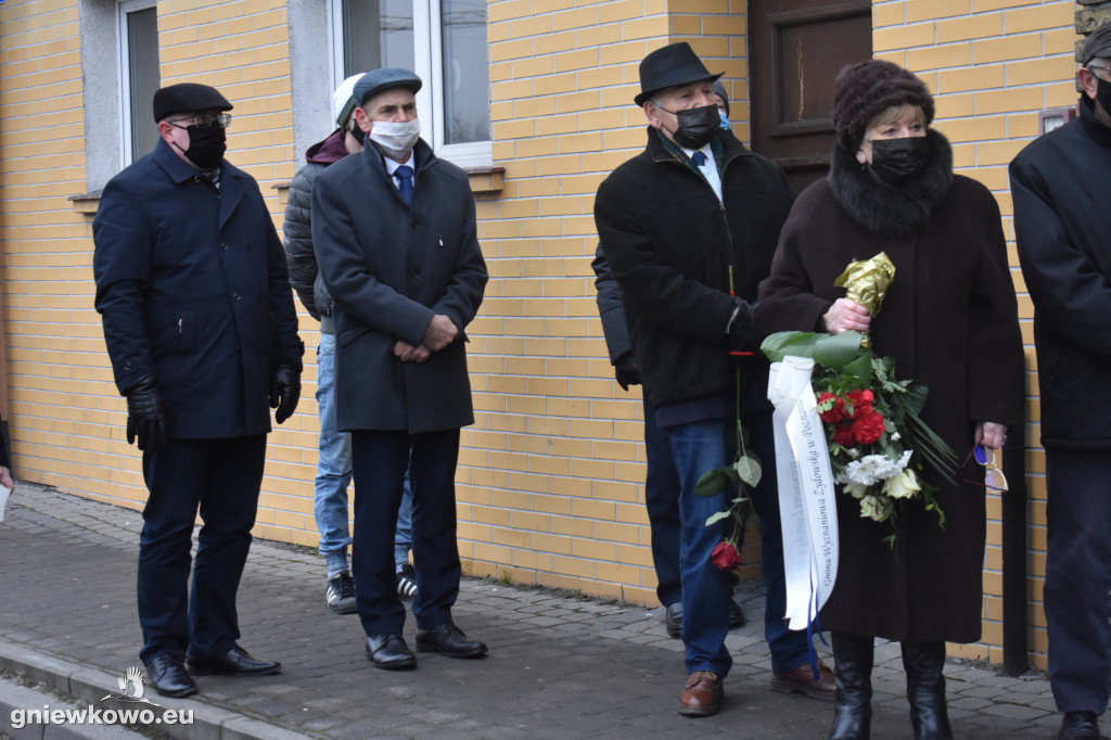 Odsłonięcie tablicy na dawnej synagodze