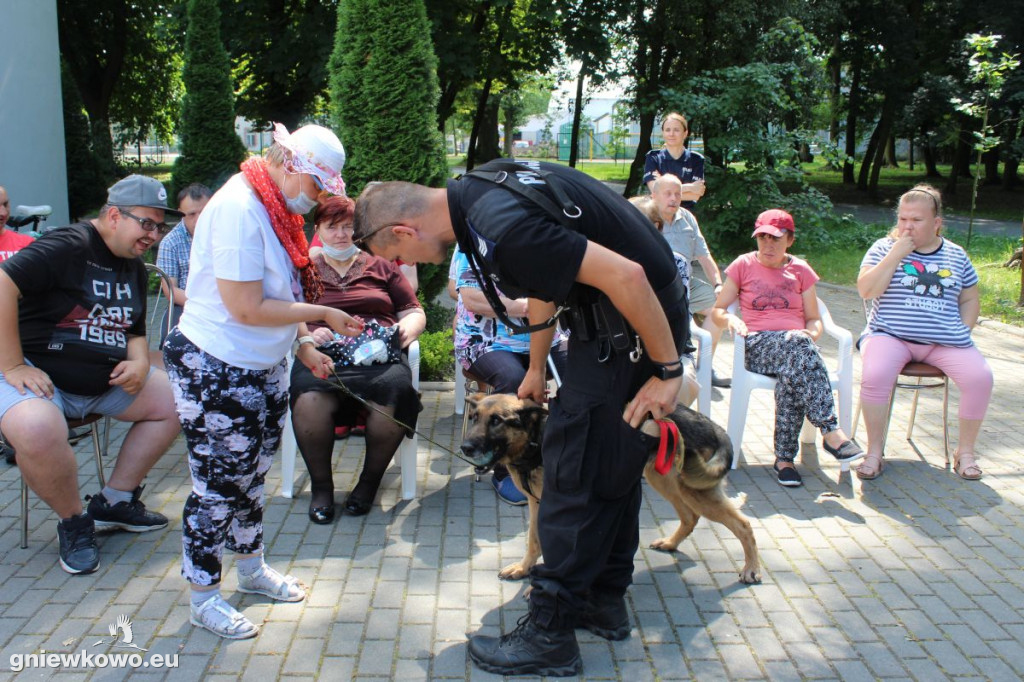 Policjanci z wizytą w ŚDS