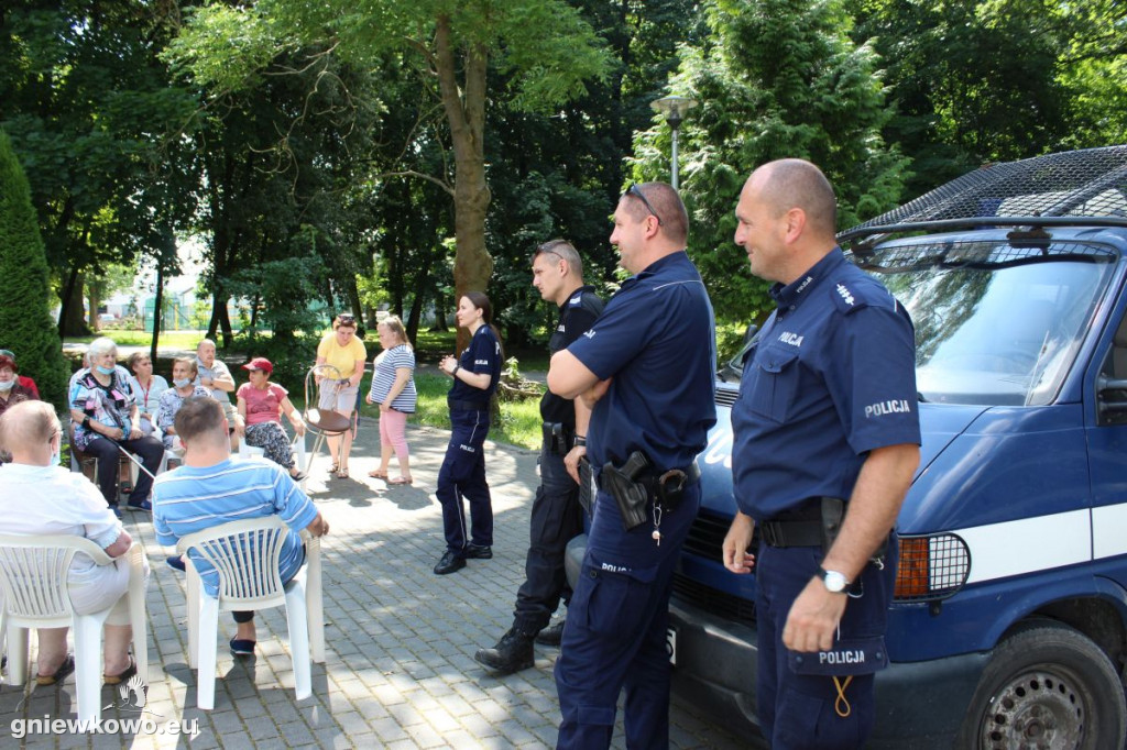 Policjanci z wizytą w ŚDS
