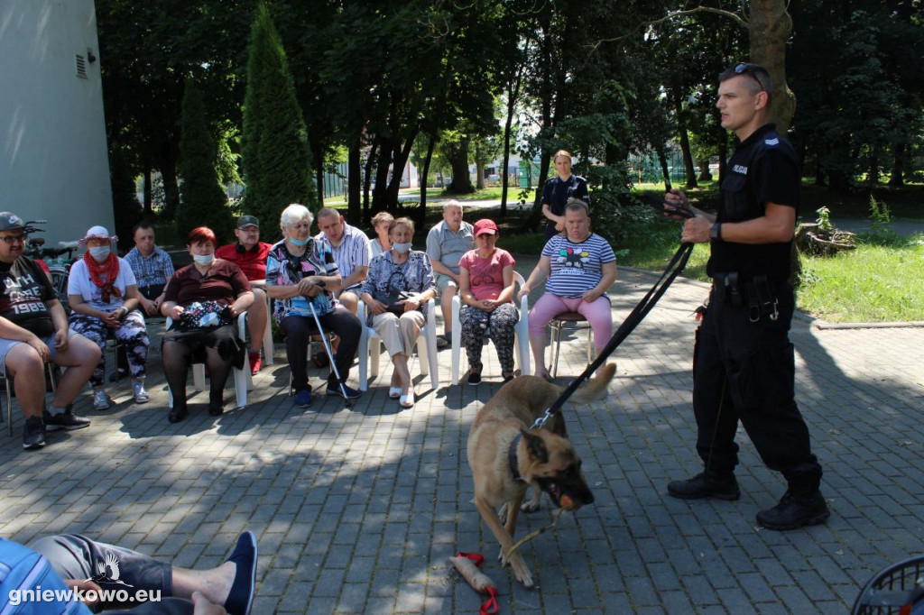 Policjanci z wizytą w ŚDS