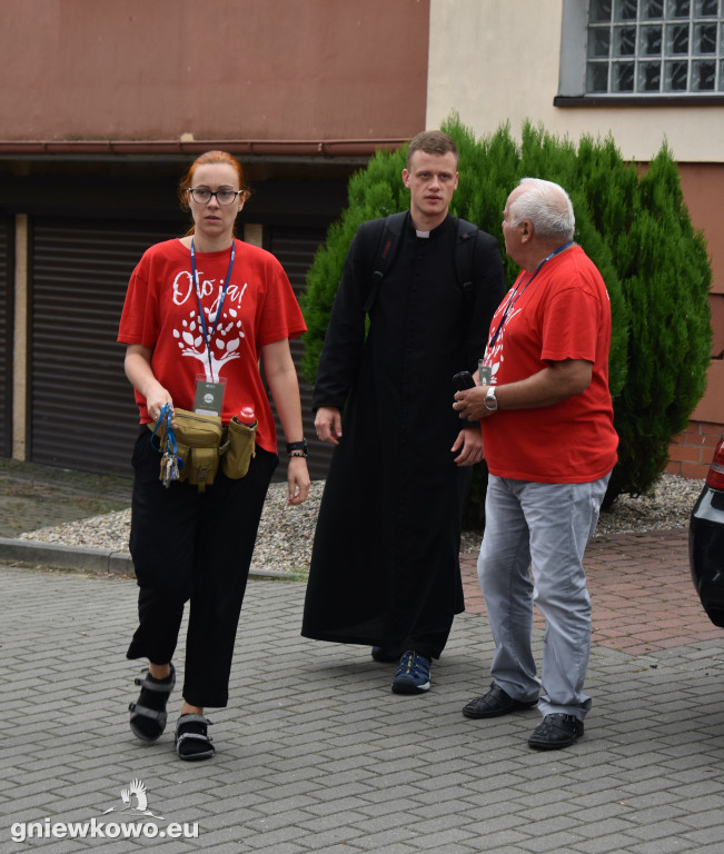 Pielgrzymka wyruszyła z Gniewkowa na Jasną Górę
