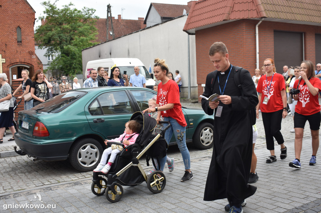 Pielgrzymka wyruszyła z Gniewkowa na Jasną Górę