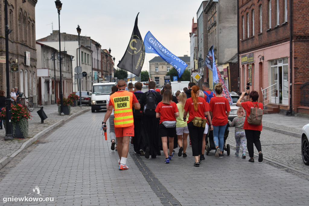 Pielgrzymka wyruszyła z Gniewkowa na Jasną Górę