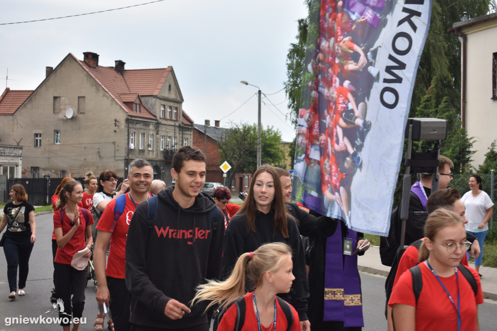 Pielgrzymka wyruszyła z Gniewkowa na Jasną Górę
