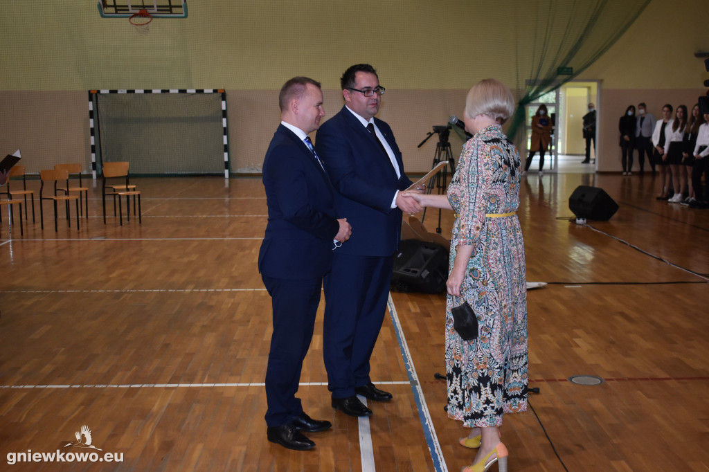 Nadanie SP 2 imienia Jana Dreckiego