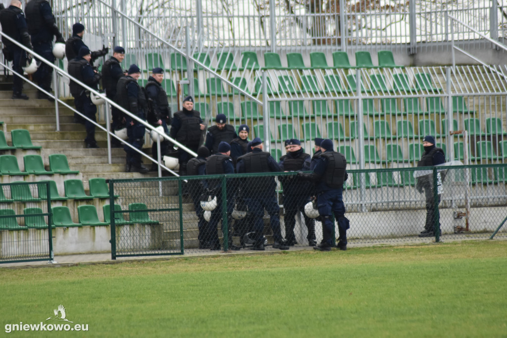 Ćwiczenia policji na Stadionie Miejskim