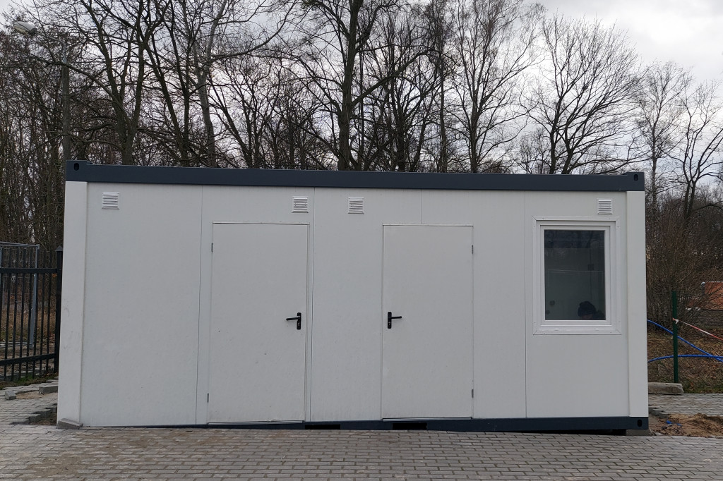 Kontener stanął na Stadionie Miejskim