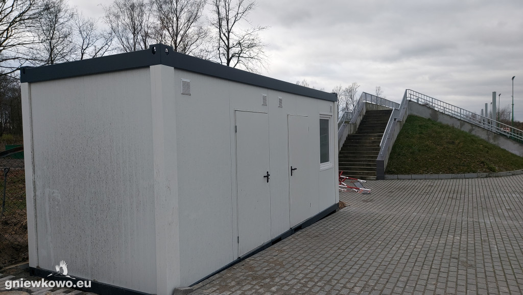 Kontener stanął na Stadionie Miejskim