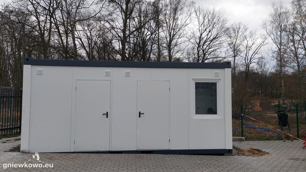 Kontener stanął na Stadionie Miejskim