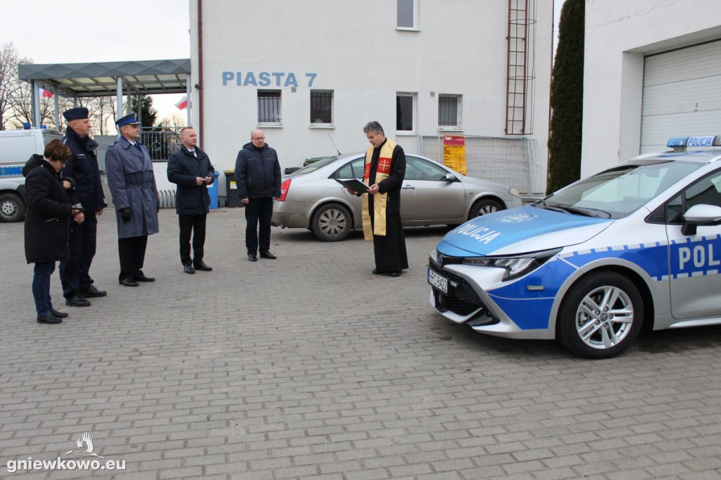 Nowy radiowóz gniewkowskich policjantów