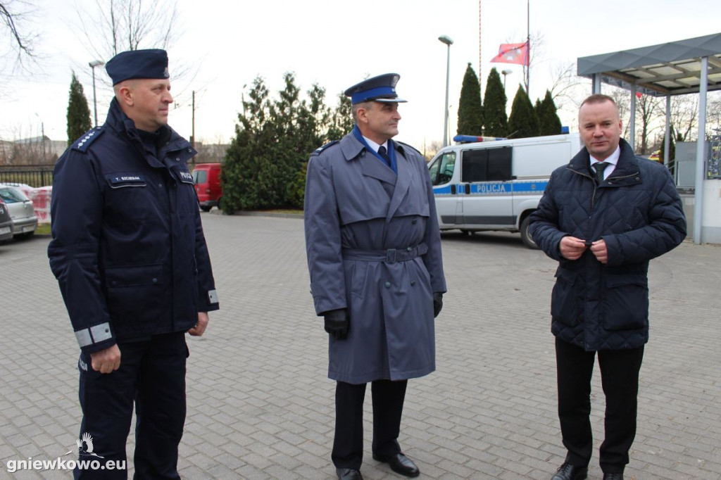 Nowy radiowóz gniewkowskich policjantów