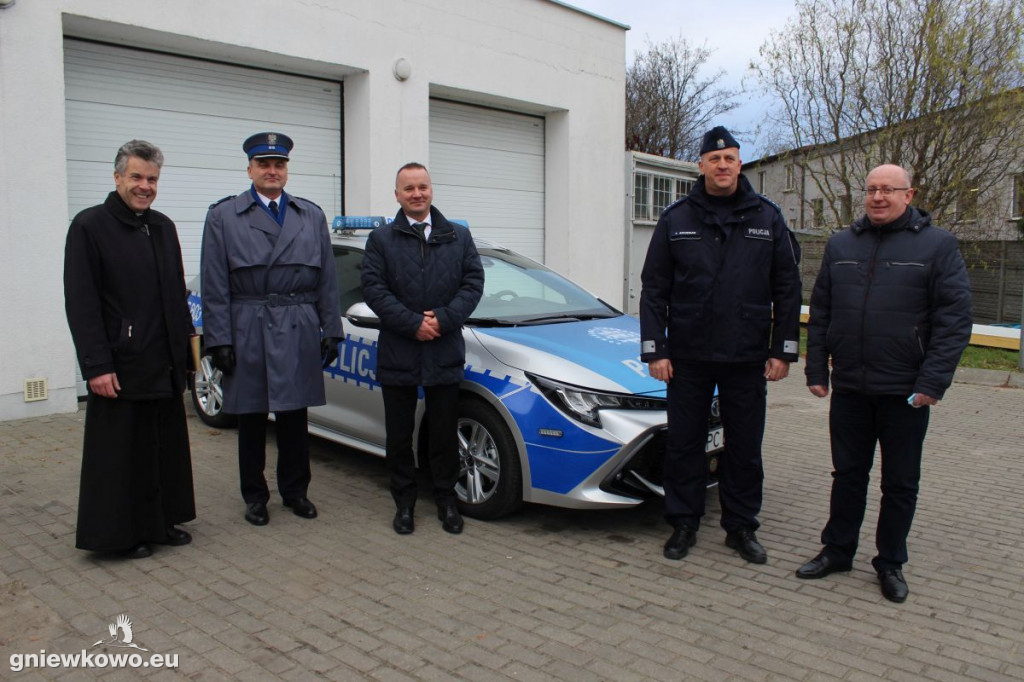 Nowy radiowóz gniewkowskich policjantów