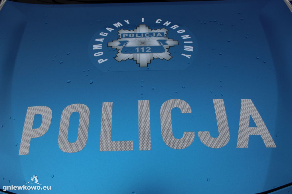 Nowy radiowóz gniewkowskich policjantów