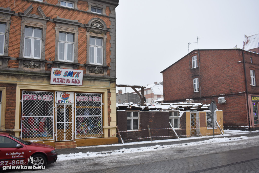 Wyburzanie budynku przy ul. Sobieskiego