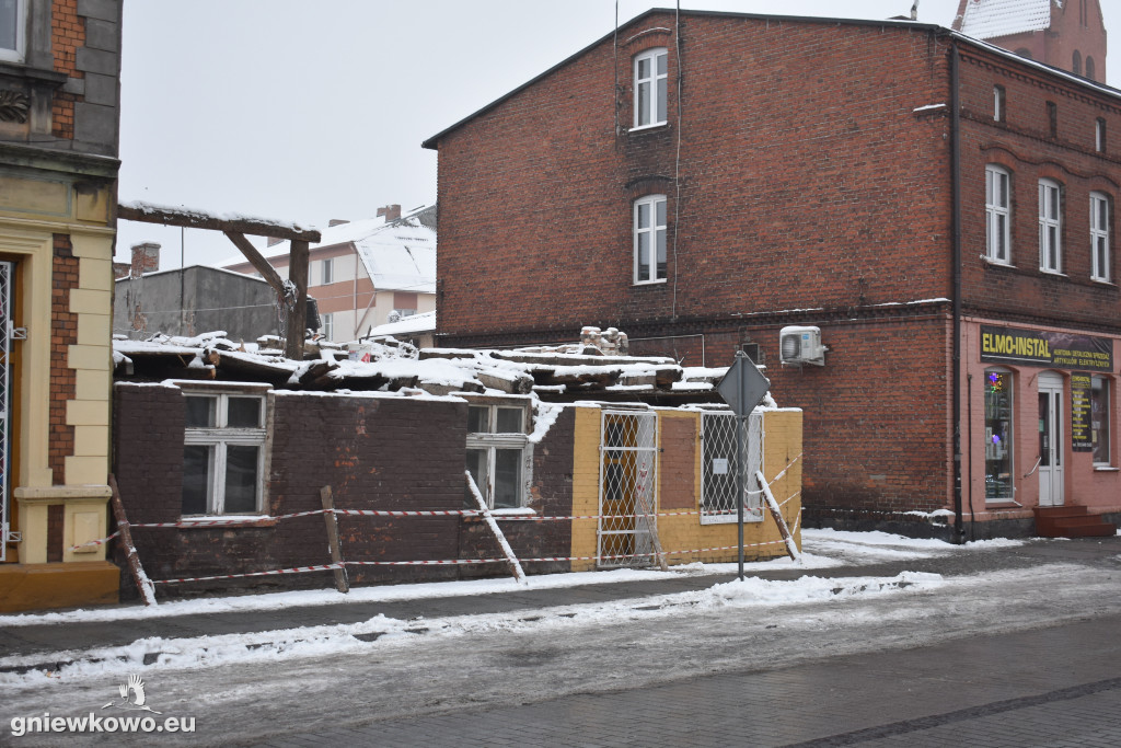 Wyburzanie budynku przy ul. Sobieskiego