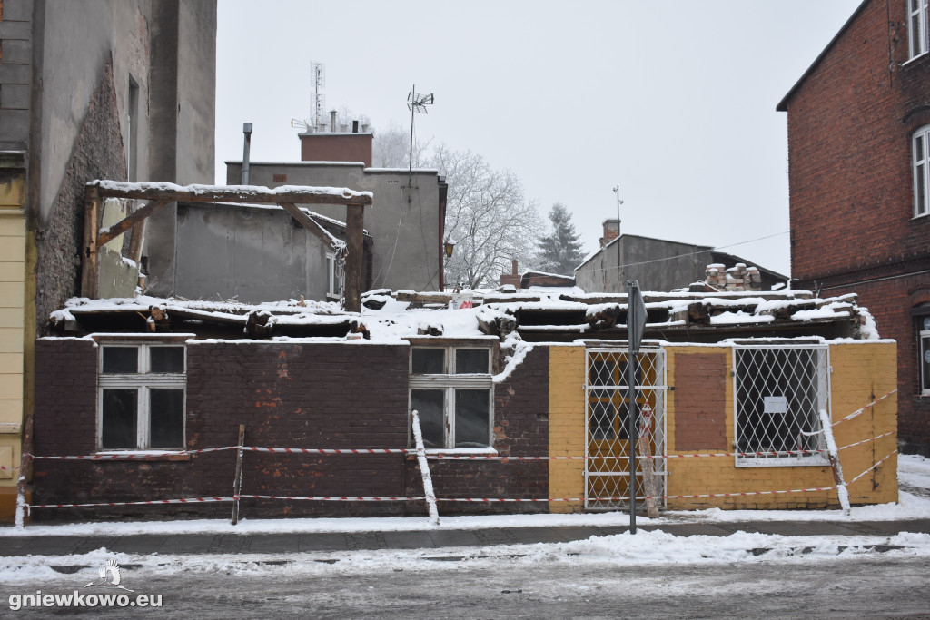 Wyburzanie budynku przy ul. Sobieskiego