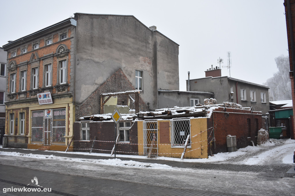 Wyburzanie budynku przy ul. Sobieskiego