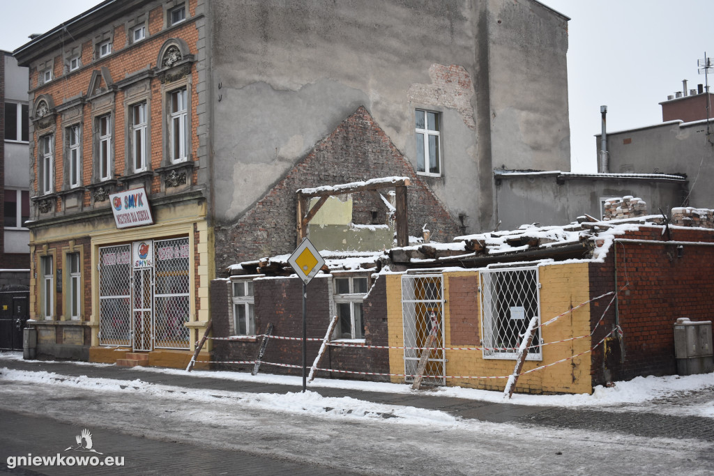 Wyburzanie budynku przy ul. Sobieskiego