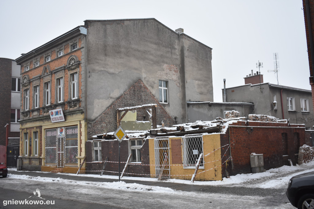 Wyburzanie budynku przy ul. Sobieskiego