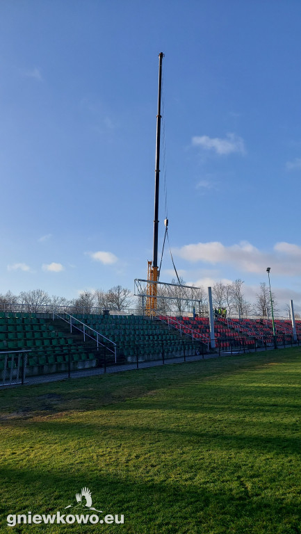 Montaż zadaszenia trybun na Stadionie Miejskim