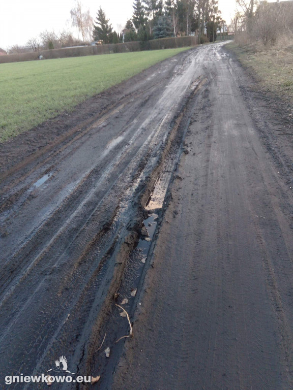 Ulica Kolejowa po roztopach
