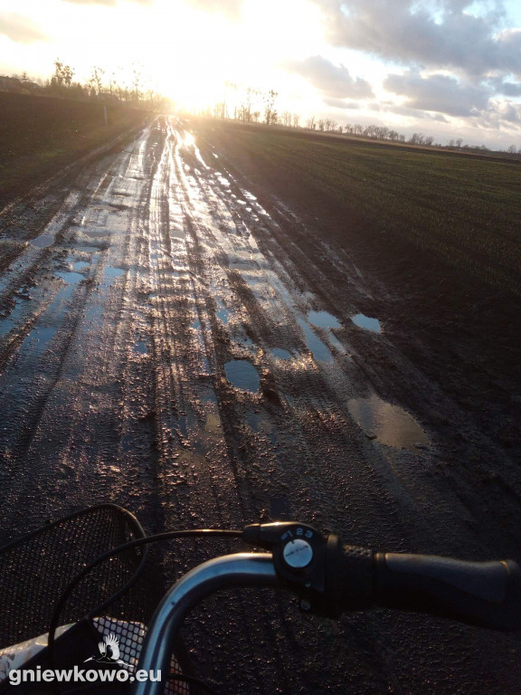 Ulica Kolejowa po roztopach