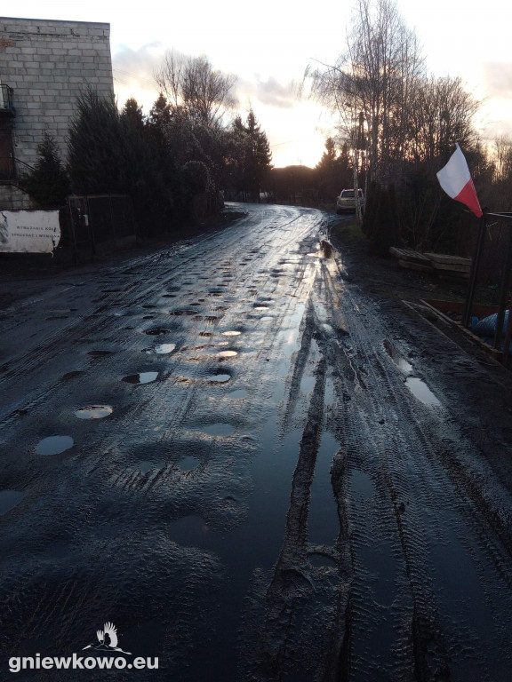 Ulica Kolejowa po roztopach