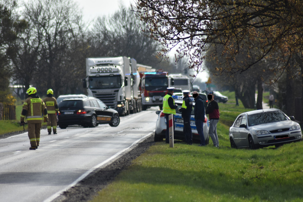 Kolizja w Wielowsi na DK 15