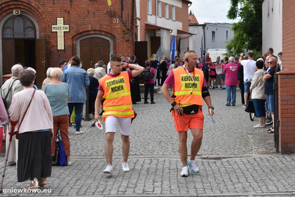 Pielgrzymka ruszyła z Gniewkowa do Częstochowy