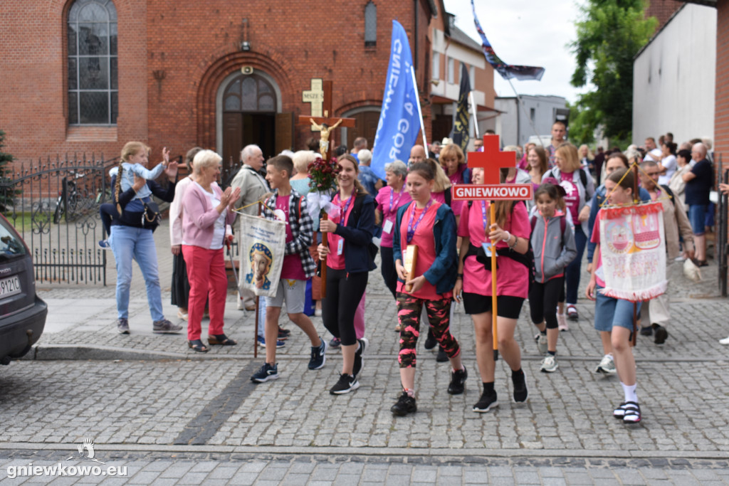 Pielgrzymka ruszyła z Gniewkowa do Częstochowy