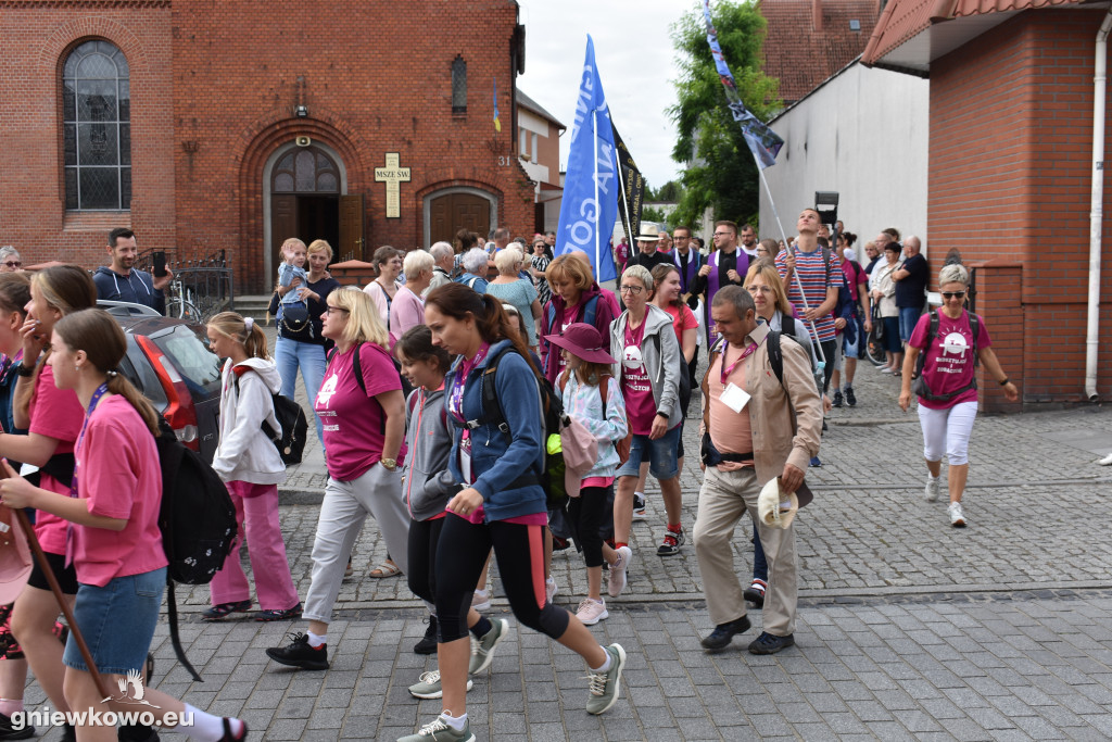 Pielgrzymka ruszyła z Gniewkowa do Częstochowy