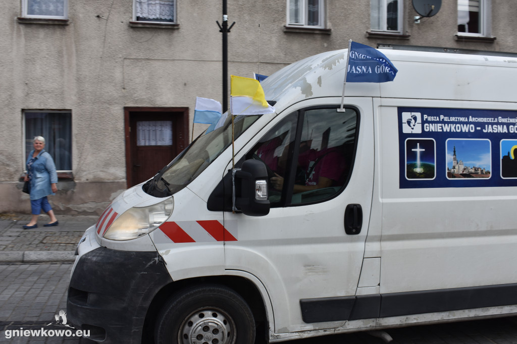 Pielgrzymka ruszyła z Gniewkowa do Częstochowy