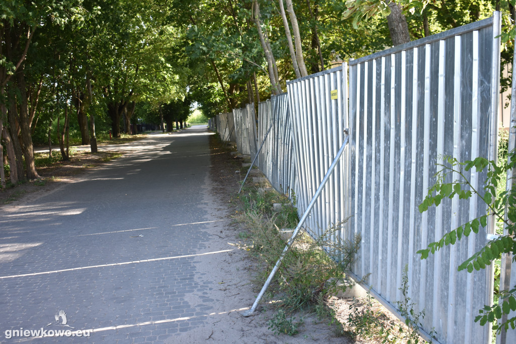 Przebudowa parku i basenu – stan na koniec lipca