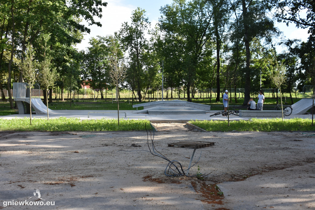 Przebudowa parku i basenu – stan na koniec lipca
