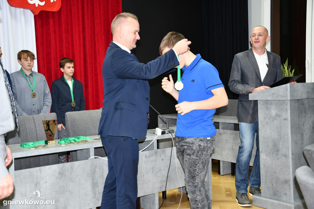 Wręczenie medali trampkarzom Unii