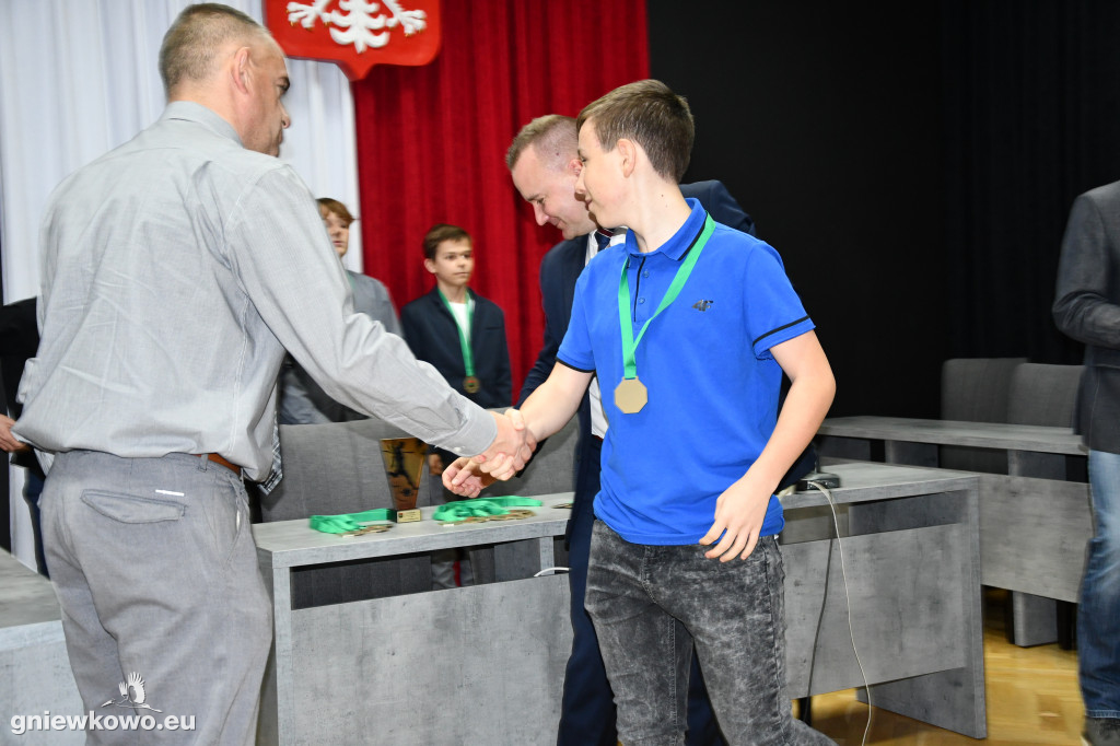 Wręczenie medali trampkarzom Unii