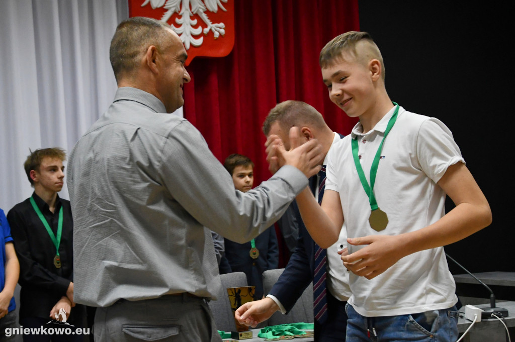 Wręczenie medali trampkarzom Unii