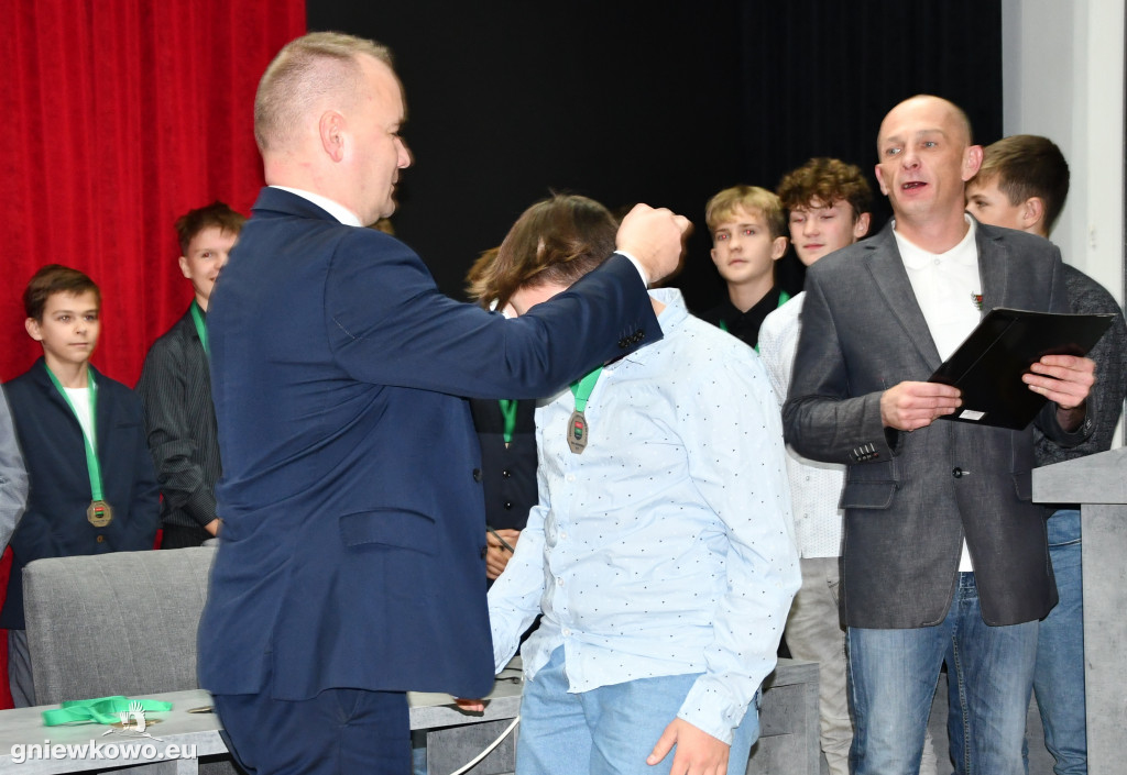 Wręczenie medali trampkarzom Unii