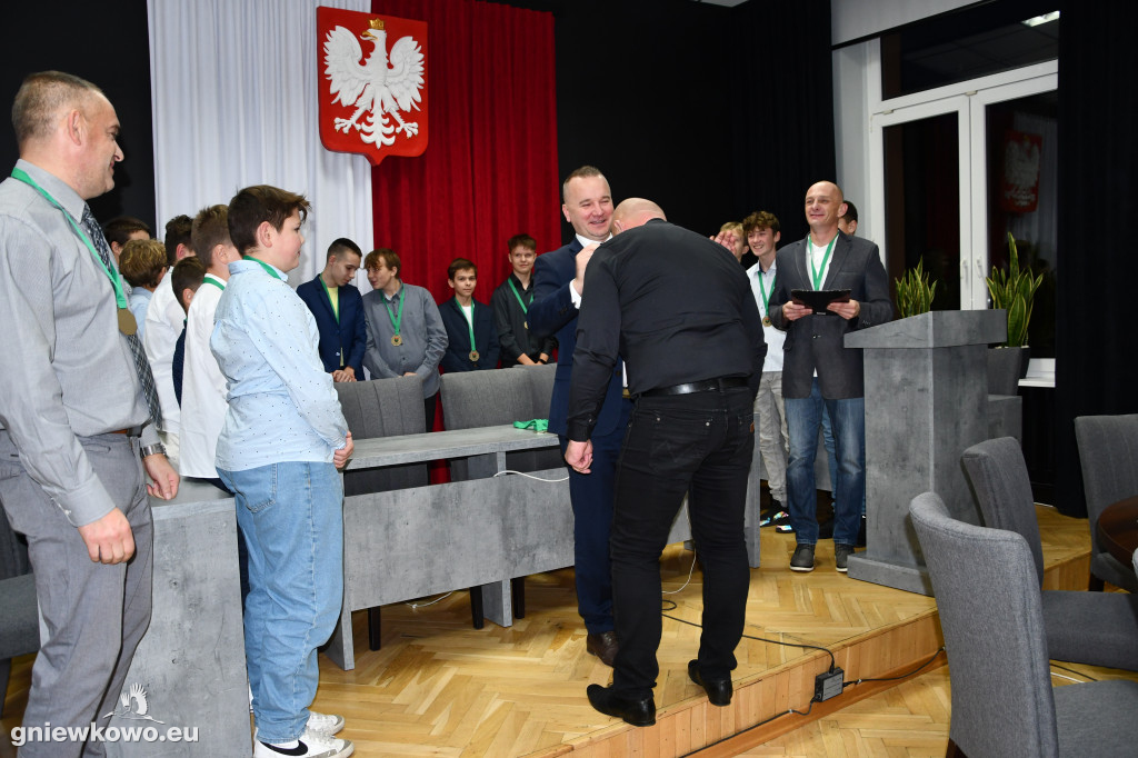 Wręczenie medali trampkarzom Unii